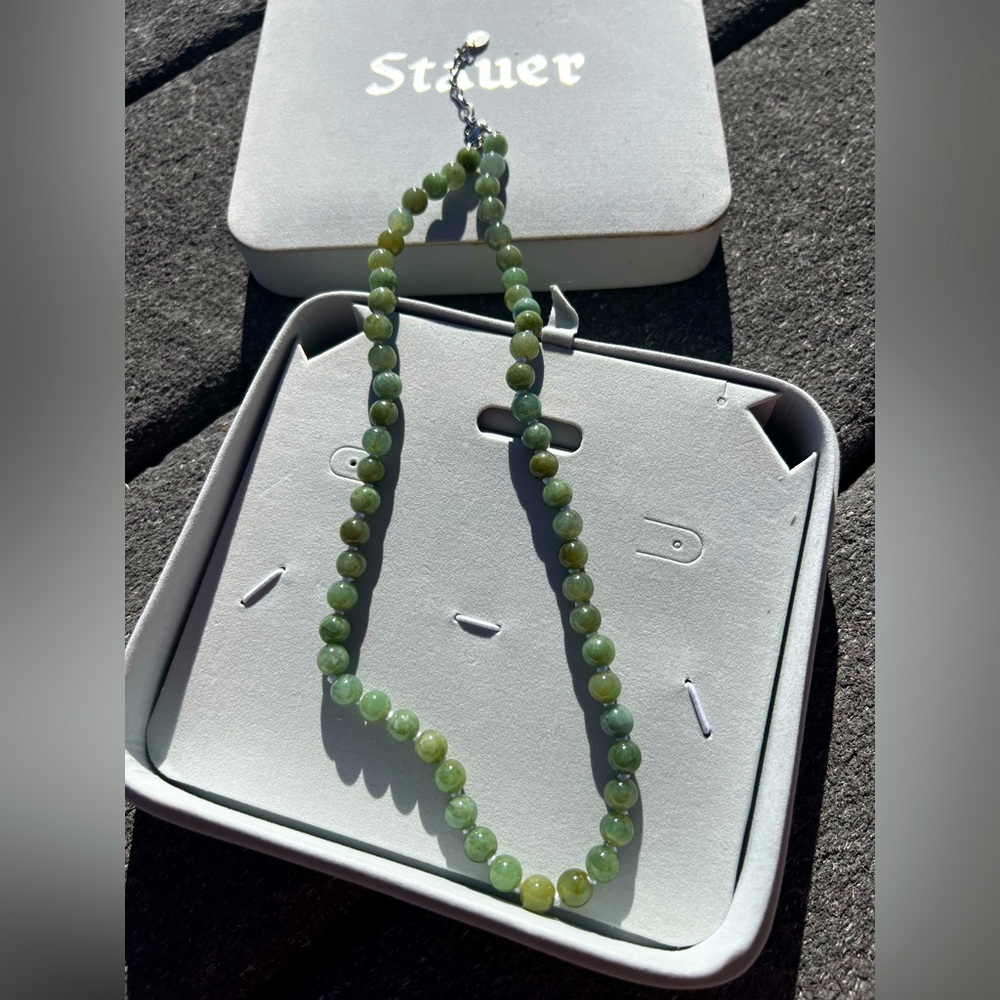 CLEARANCE NWT Women’s Stauer Green Jade Necklace